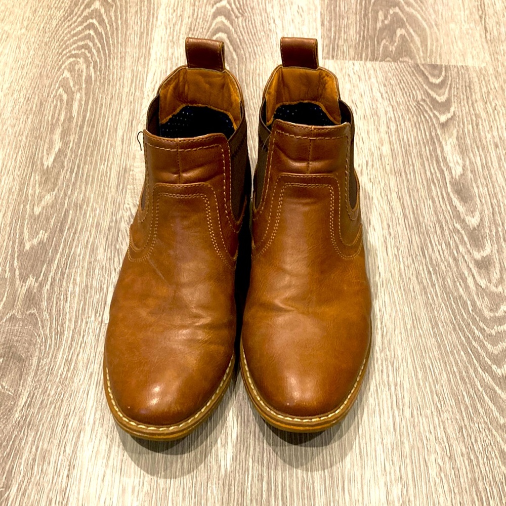 Clark’s chestnut leather Chelsea boots